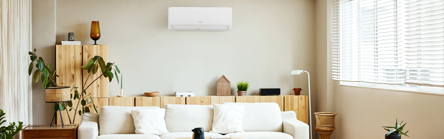 Air conditioning until aboce sofa