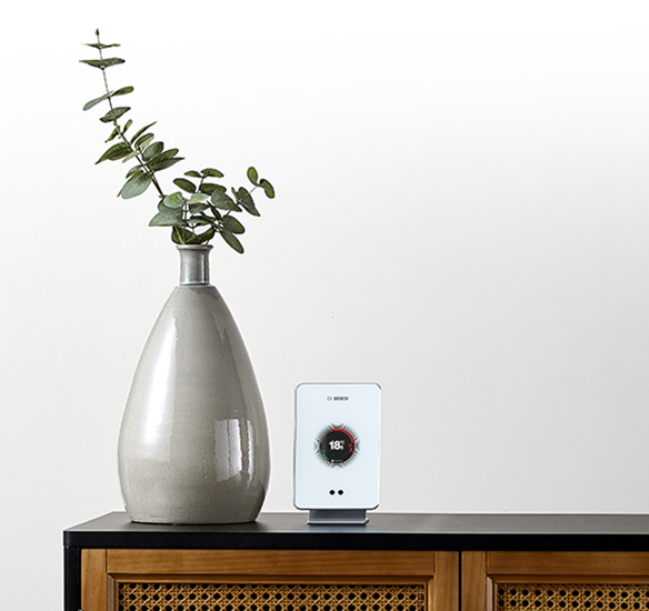 White easycontrol on desk